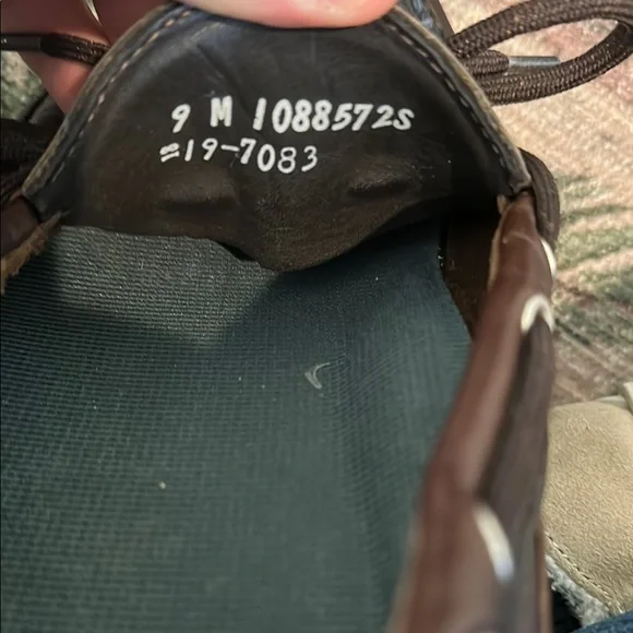 Sebago Brown Leather Boat Shoes with Classic Design - Picture 4 of 5